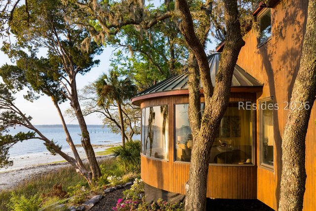 100 Brams Point Road, Hilton Head Island, SC 29926