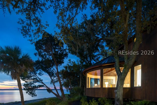 100 Brams Point Road, Hilton Head Island, SC 29926