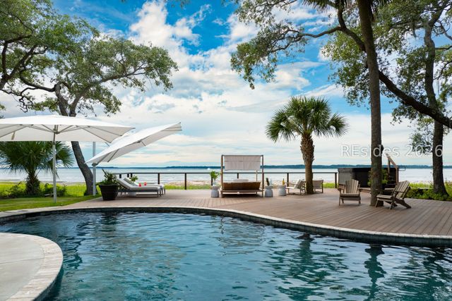 100 Brams Point Road, Hilton Head Island, SC 29926