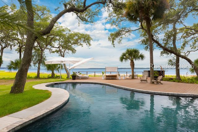 100 Brams Point Road, Hilton Head Island, SC 29926