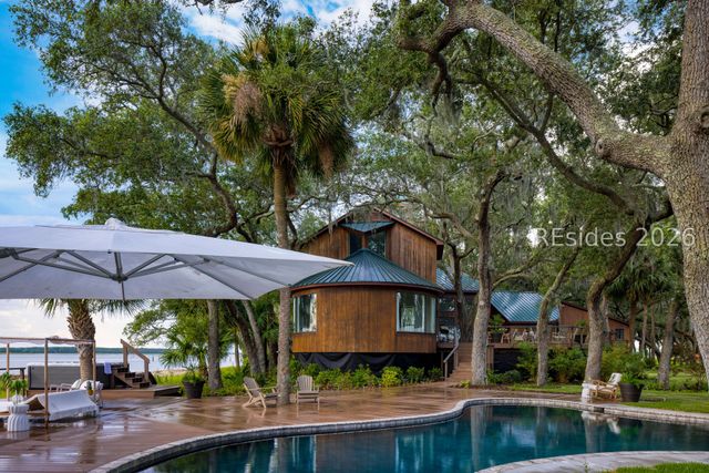 100 Brams Point Road, Hilton Head Island, SC 29926