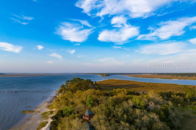 100 Brams Point Road, Hilton Head Island, SC 29926