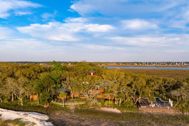 100 Brams Point Road, Hilton Head Island, SC 29926
