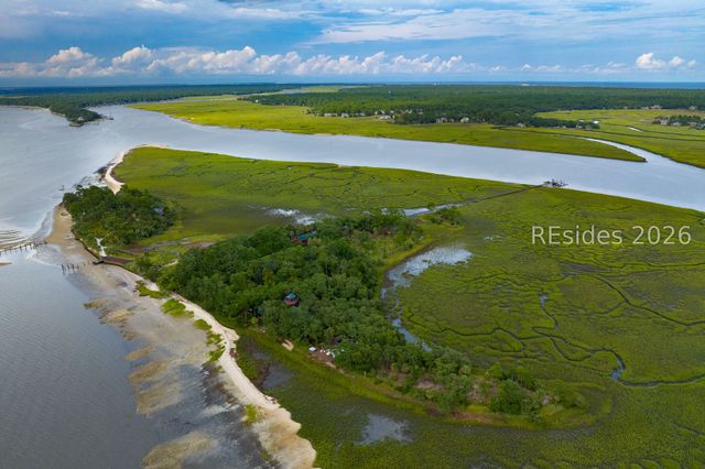 100 Brams Point Road, Hilton Head Island, SC 29926