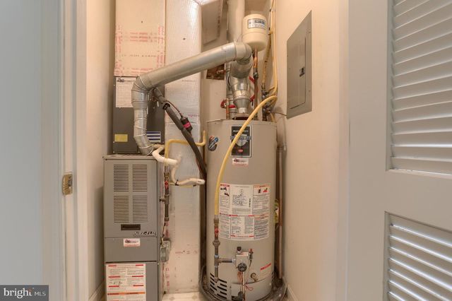 211 SPARROW RD, Hummelstown, PA 17036