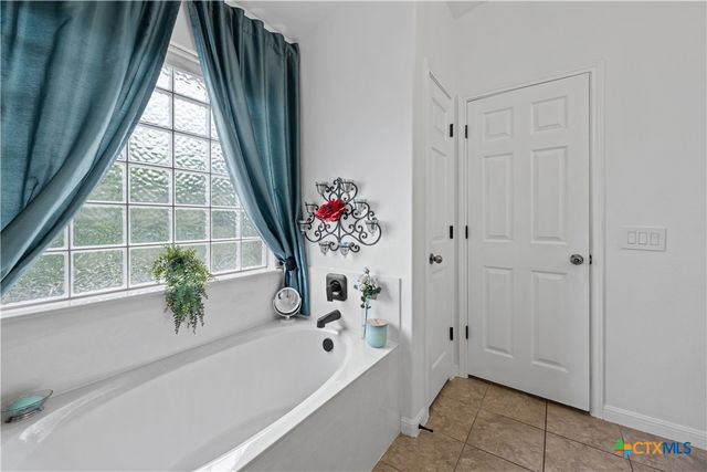 112 Hobby Horse, Liberty Hill, TX 78642