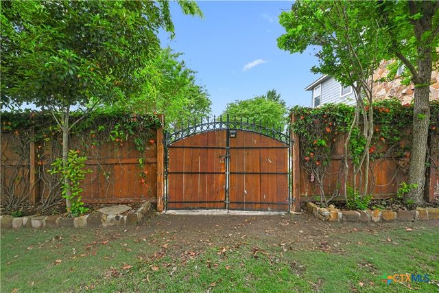 112 Hobby Horse, Liberty Hill, TX 78642