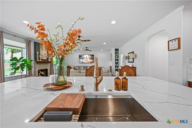 112 Hobby Horse, Liberty Hill, TX 78642