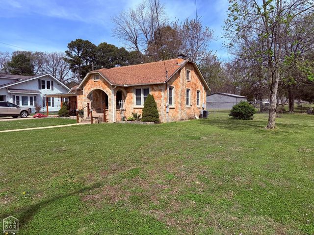 610 W 3rd Street, Rector, AR 72461