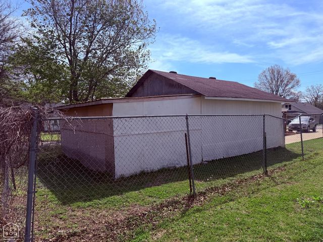 610 W 3rd Street, Rector, AR 72461