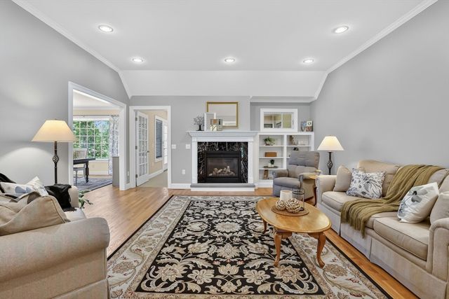 16 Fernwood Drive, East Longmeadow, MA 01028