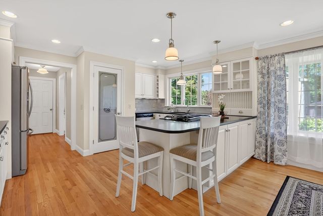 16 Fernwood Drive, East Longmeadow, MA 01028