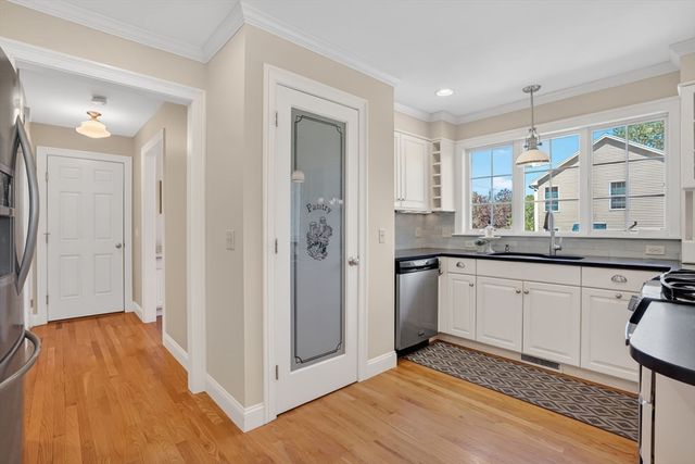 16 Fernwood Drive, East Longmeadow, MA 01028
