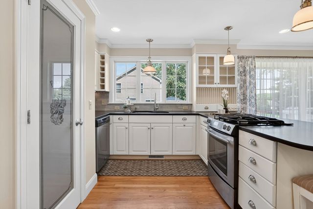 16 Fernwood Drive, East Longmeadow, MA 01028