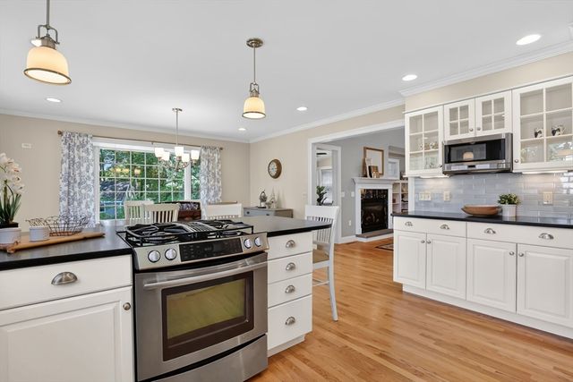 16 Fernwood Drive, East Longmeadow, MA 01028