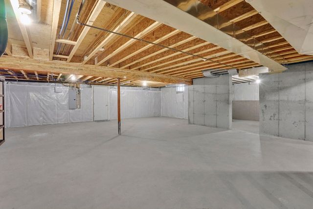 16 Fernwood Drive, East Longmeadow, MA 01028