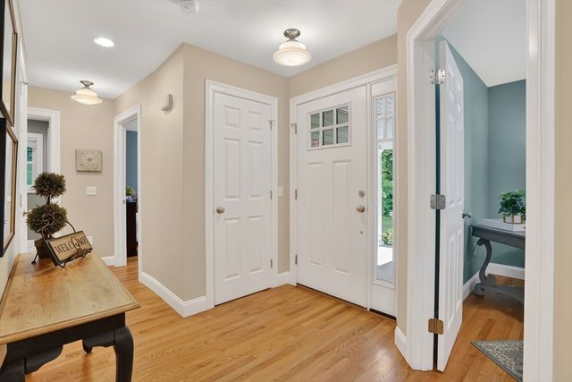 16 Fernwood Drive, East Longmeadow, MA 01028