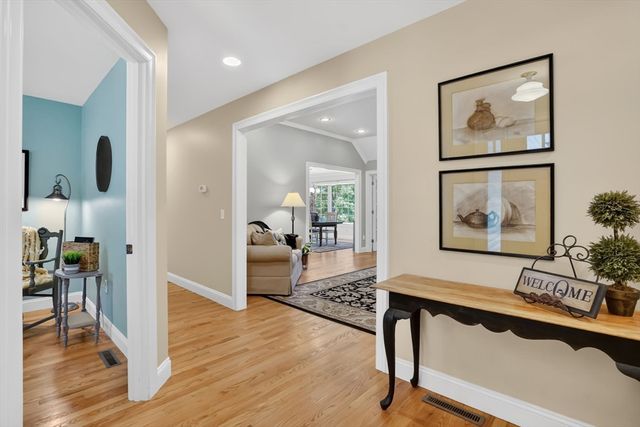 16 Fernwood Drive, East Longmeadow, MA 01028