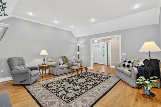 16 Fernwood Drive, East Longmeadow, MA 01028
