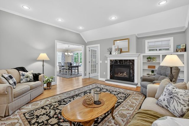 16 Fernwood Drive, East Longmeadow, MA 01028