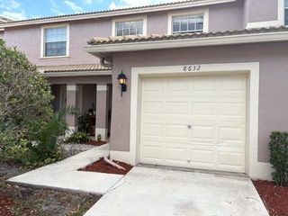 8632 S Southgate Shores Cir, Tamarac, FL 33321