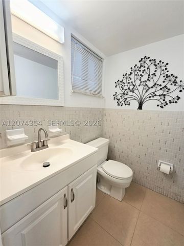 981 Hillcrest Ct 115, Hollywood, FL 33021