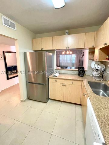 981 Hillcrest Ct 115, Hollywood, FL 33021