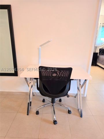 981 Hillcrest Ct 115, Hollywood, FL 33021