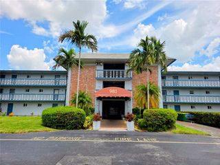 981 Hillcrest Ct 115, Hollywood, FL 33021