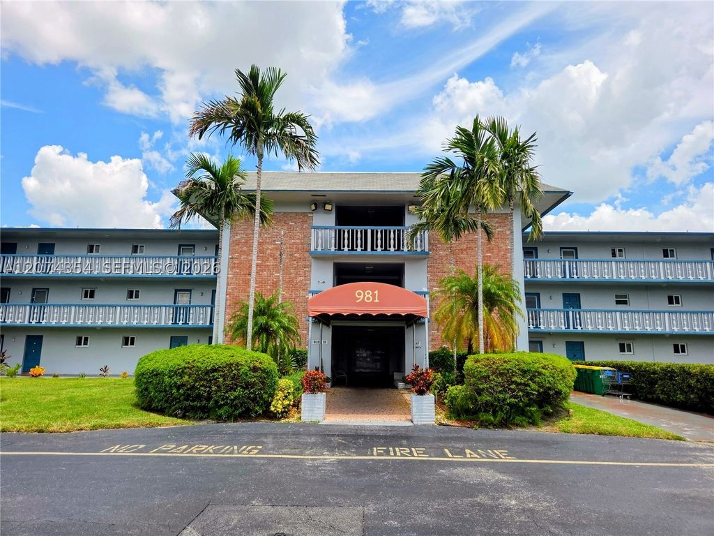 981 Hillcrest Ct 115, Hollywood, FL 33021