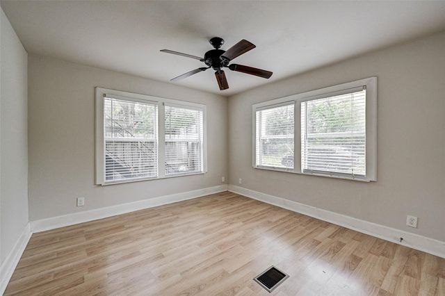 2202 Kane Street A, Houston, TX 77007