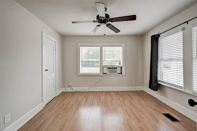2202 Kane Street A, Houston, TX 77007