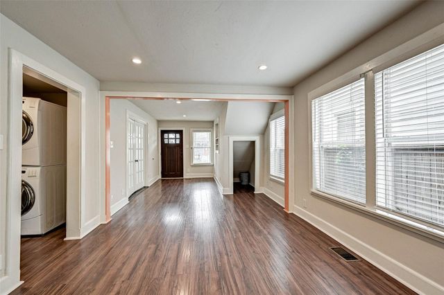 2202 Kane Street A, Houston, TX 77007