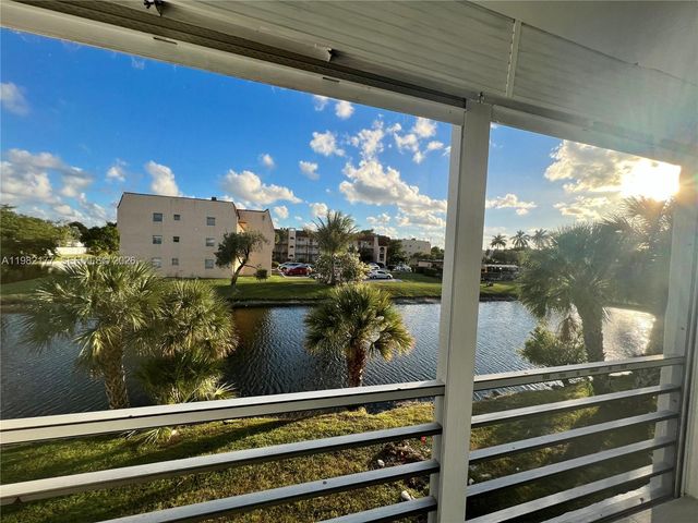 8595 Sunrise Lakes Blvd 207, Sunrise, FL 33322