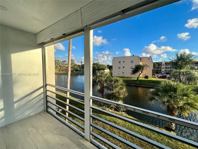 8595 Sunrise Lakes Blvd 207, Sunrise, FL 33322