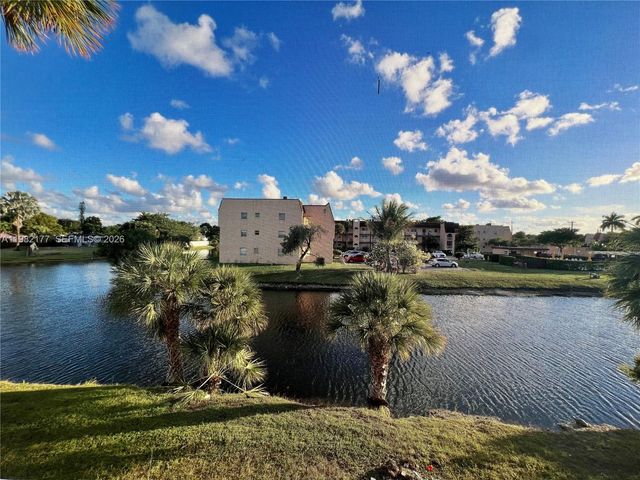 8595 Sunrise Lakes Blvd 207, Sunrise, FL 33322