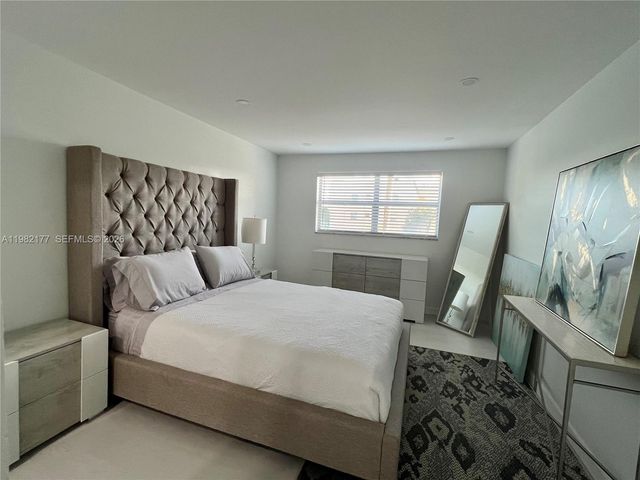 8595 Sunrise Lakes Blvd 207, Sunrise, FL 33322