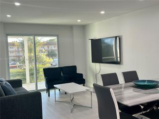 8595 Sunrise Lakes Blvd 207, Sunrise, FL 33322