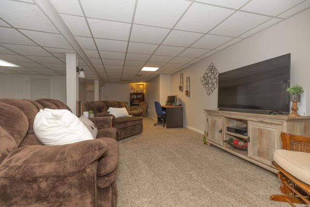 2910 Koressel Road, Evansville, IN 47720