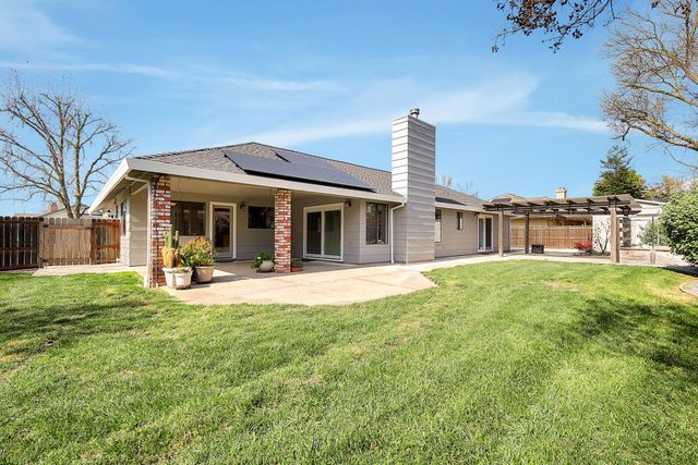 207 Country Club Dr, Colusa, CA 95932