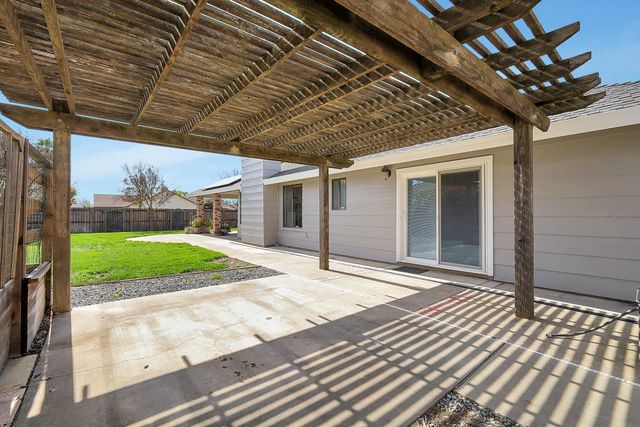 207 Country Club Dr, Colusa, CA 95932
