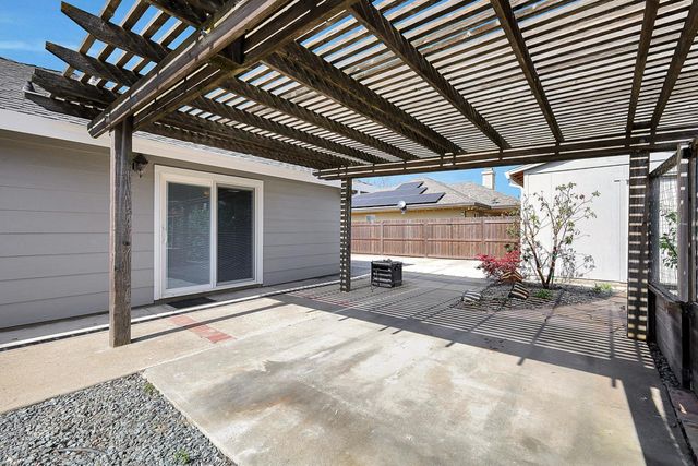 207 Country Club Dr, Colusa, CA 95932