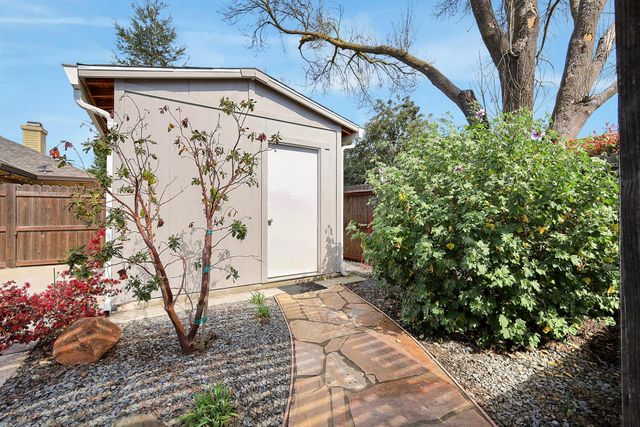 207 Country Club Dr, Colusa, CA 95932