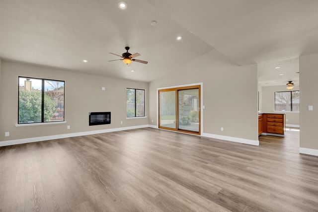 207 Country Club Dr, Colusa, CA 95932