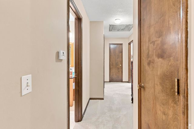 3015 Tamarak Drive, Manhattan, KS 66503
