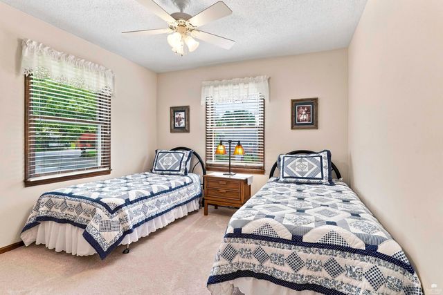 3015 Tamarak Drive, Manhattan, KS 66503
