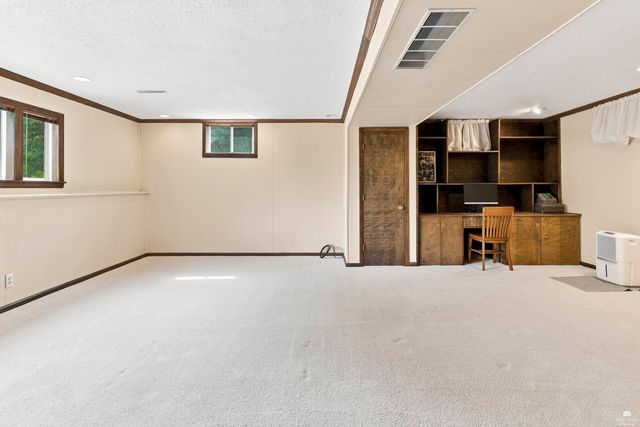 3015 Tamarak Drive, Manhattan, KS 66503