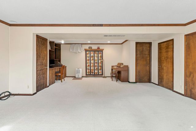 3015 Tamarak Drive, Manhattan, KS 66503