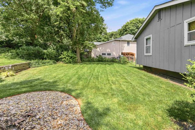 3015 Tamarak Drive, Manhattan, KS 66503