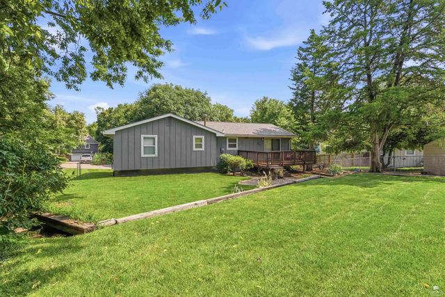 3015 Tamarak Drive, Manhattan, KS 66503